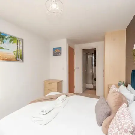 Pass The Keys Centre Retreat Close To Christmas Markets شقة ليدز