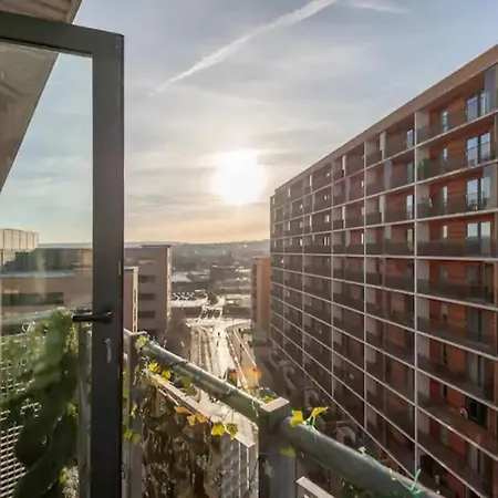 Pass The Keys Centre Retreat Close To Christmas Markets شقة ليدز