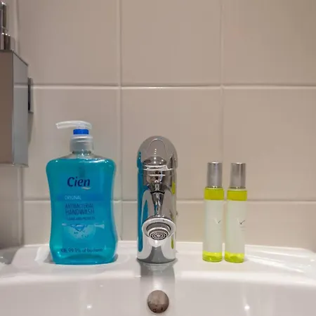 Pass The Keys Centre Retreat Close To Christmas Markets * ليدز