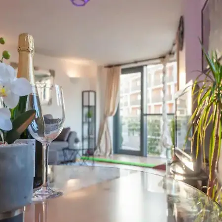 Pass The Keys Centre Retreat Close To Christmas Markets *
