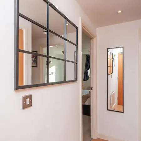 Pass The Keys Centre Retreat Close To Christmas Markets *