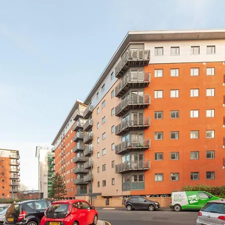 Pass The Keys Centre Retreat Close To Christmas Markets * ليدز